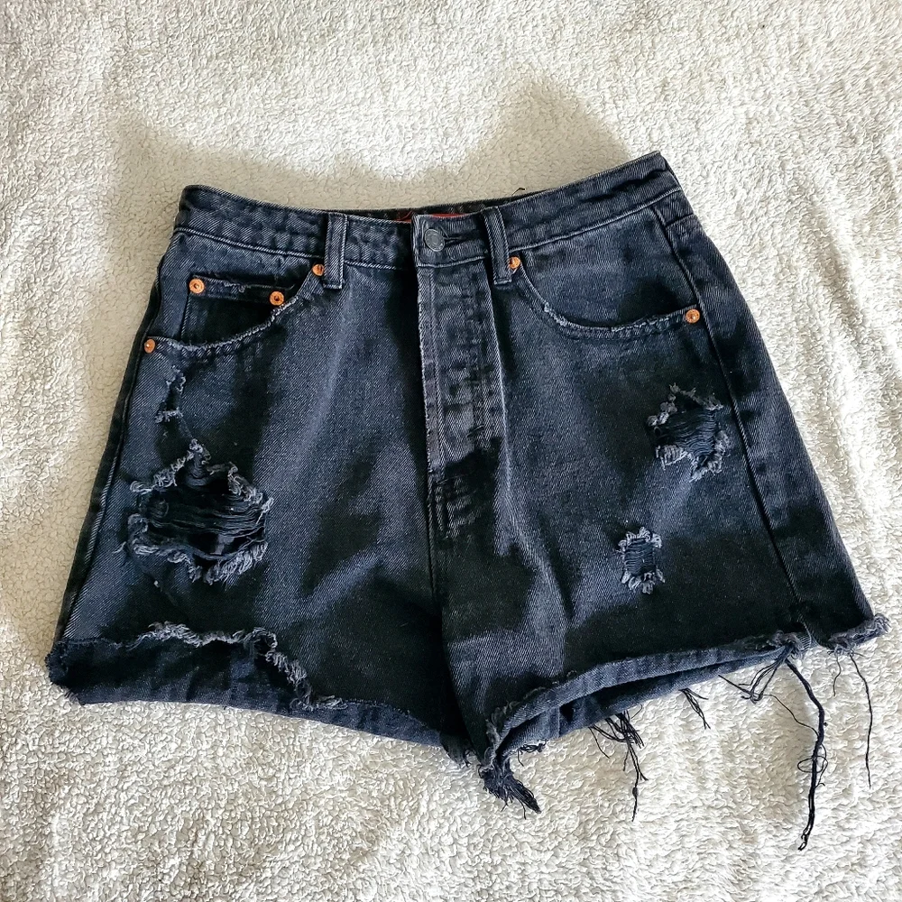 Sinature8 Black Jean Shorts Size M‎ Distressed Trashed Beachy Casual Streetwear